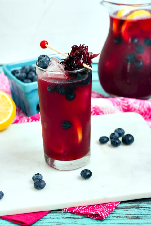 hibiscus lemonade by barcelona eat local food tours